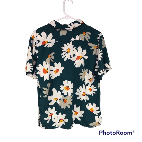 No Boundaries Floral Medium Button Up Shirt - Picture 2 of 2